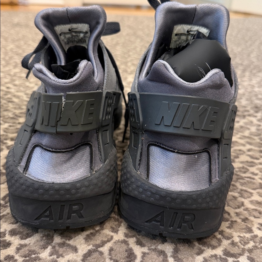 Nike Air Huarache Men's size 13 grey & Black Nike Sneakers. LOOK! - Picture 4 of 13